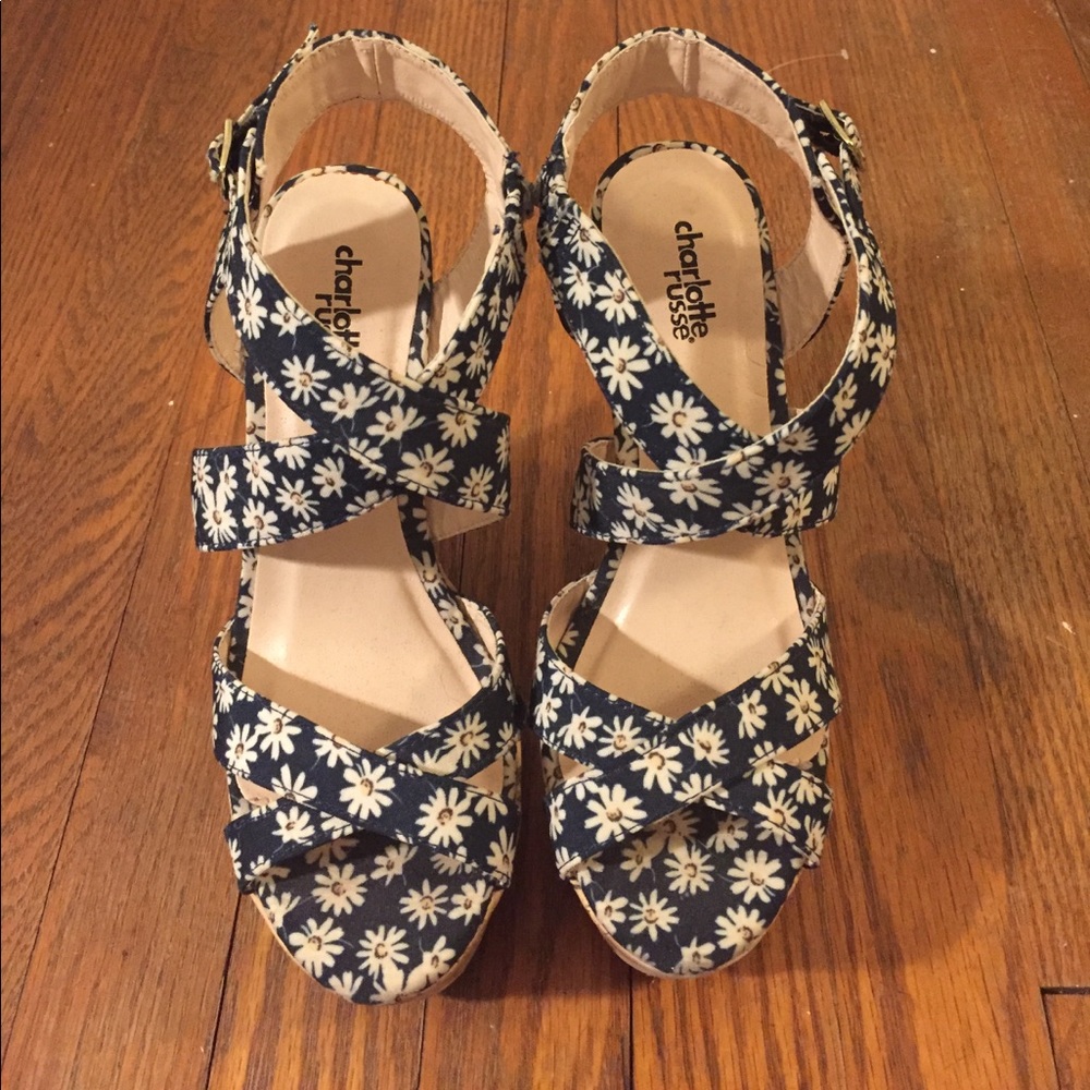 Floral wedges